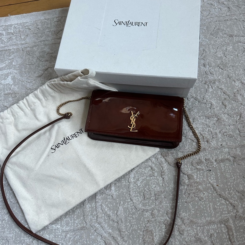 Saint Laurent Cassandre Phone Holder on Chain - Picture 4 of 6